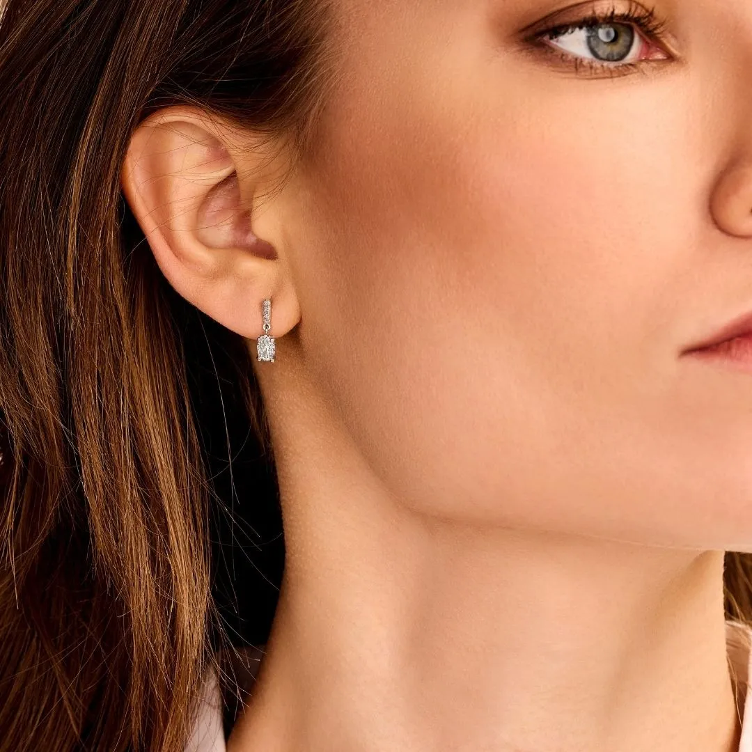 0.94 quilates pendientes en platino con diamantes ovalados 