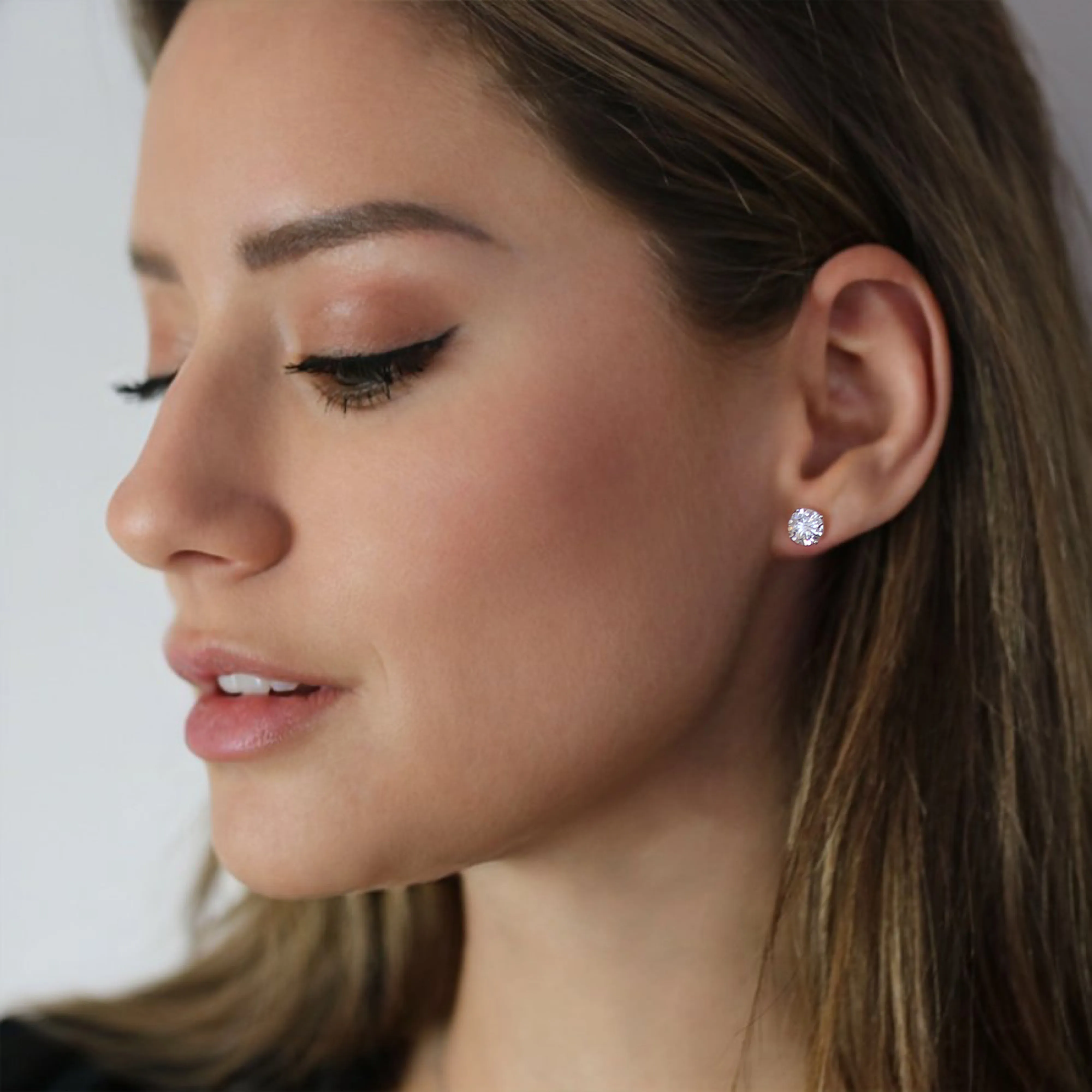2.00 quilates pendientes diamantes clásicos en platino con cuatro garras 
