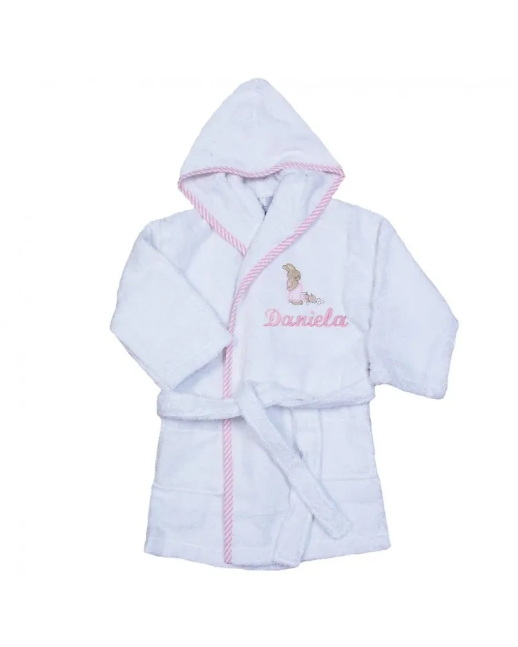 Albornoz para niñas con el nombre bordado en rosa