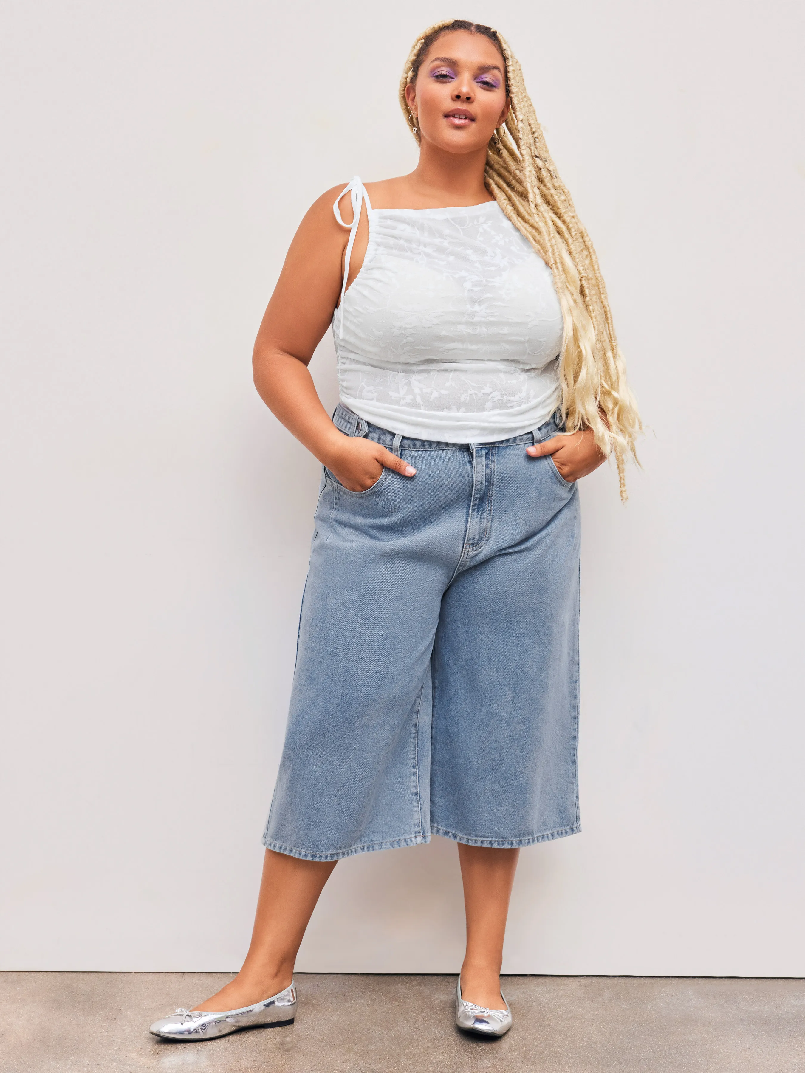 Bermudas Vaqueras de Tiro Medio y Color Liso con Bolsillos Curvy
