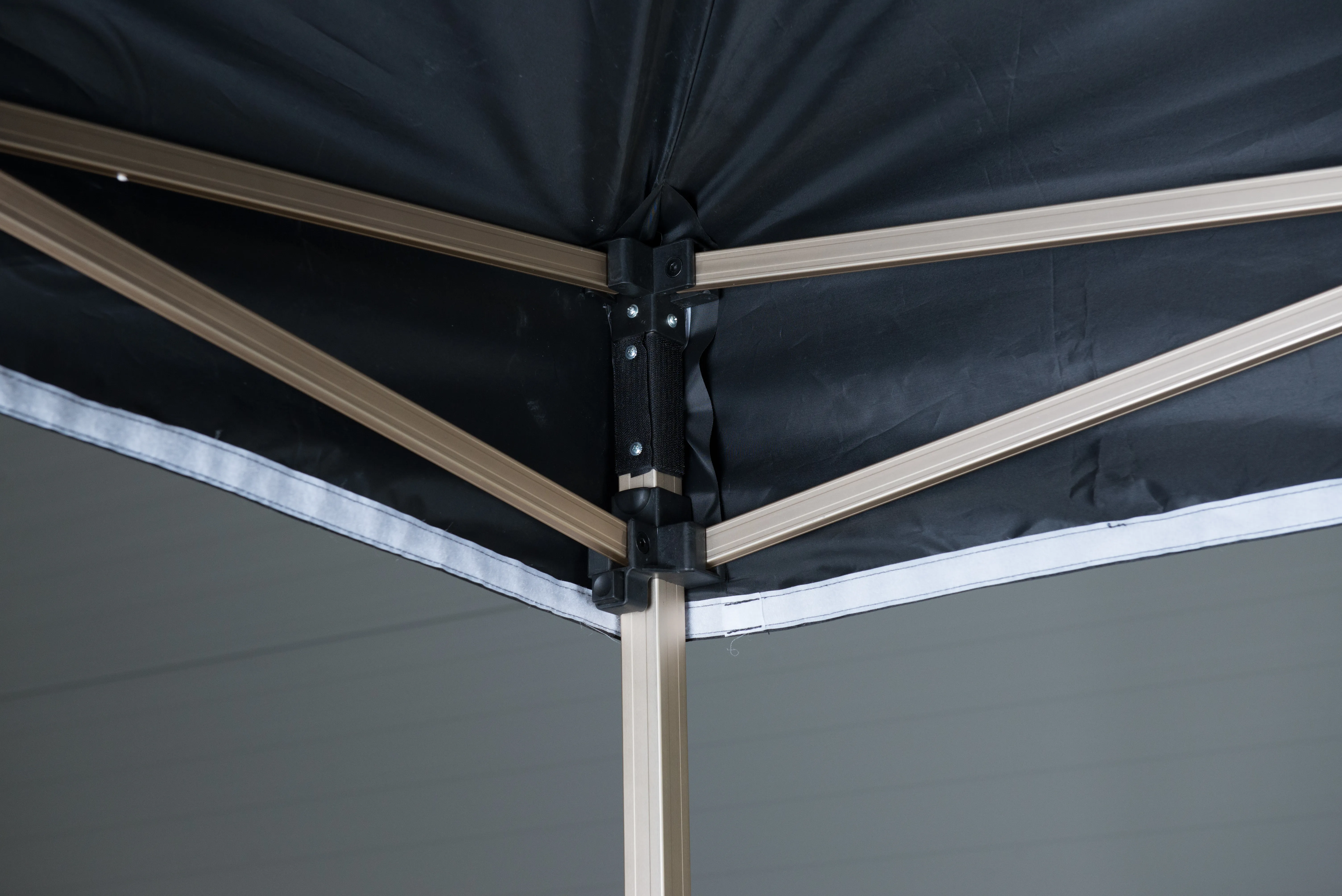 CARPA PLEGABLE 24MX EASYUP CHAMPIONS EDITION 3X3 M CON PAREDES