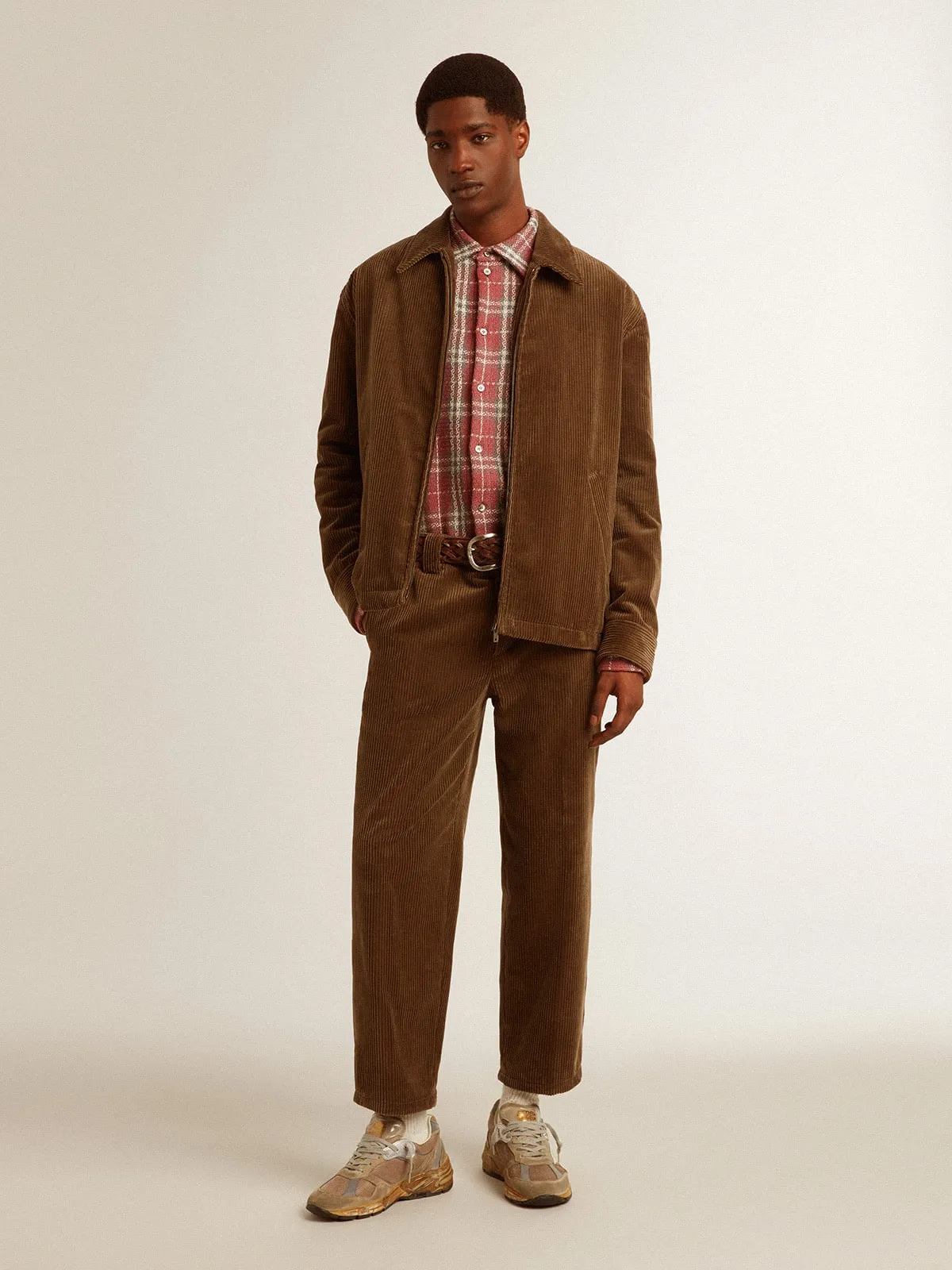 Chaqueta de hombre de pana color oliva