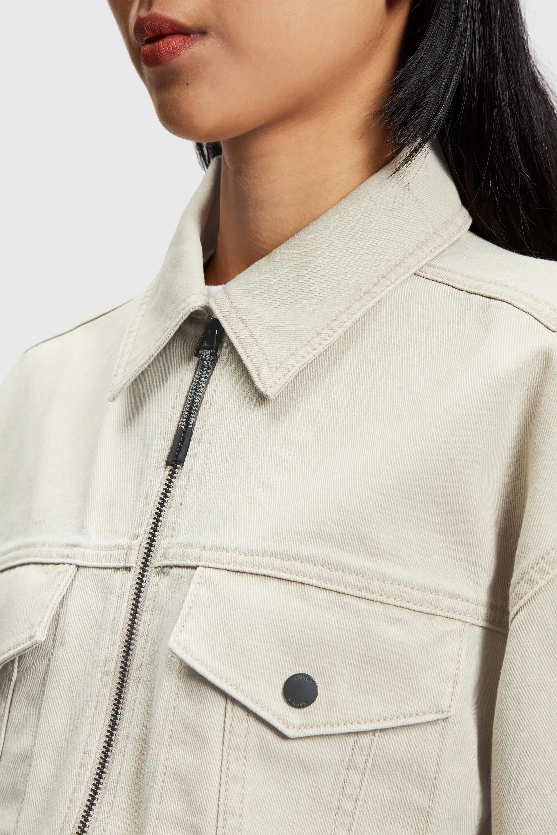 Chaqueta vaquera corta