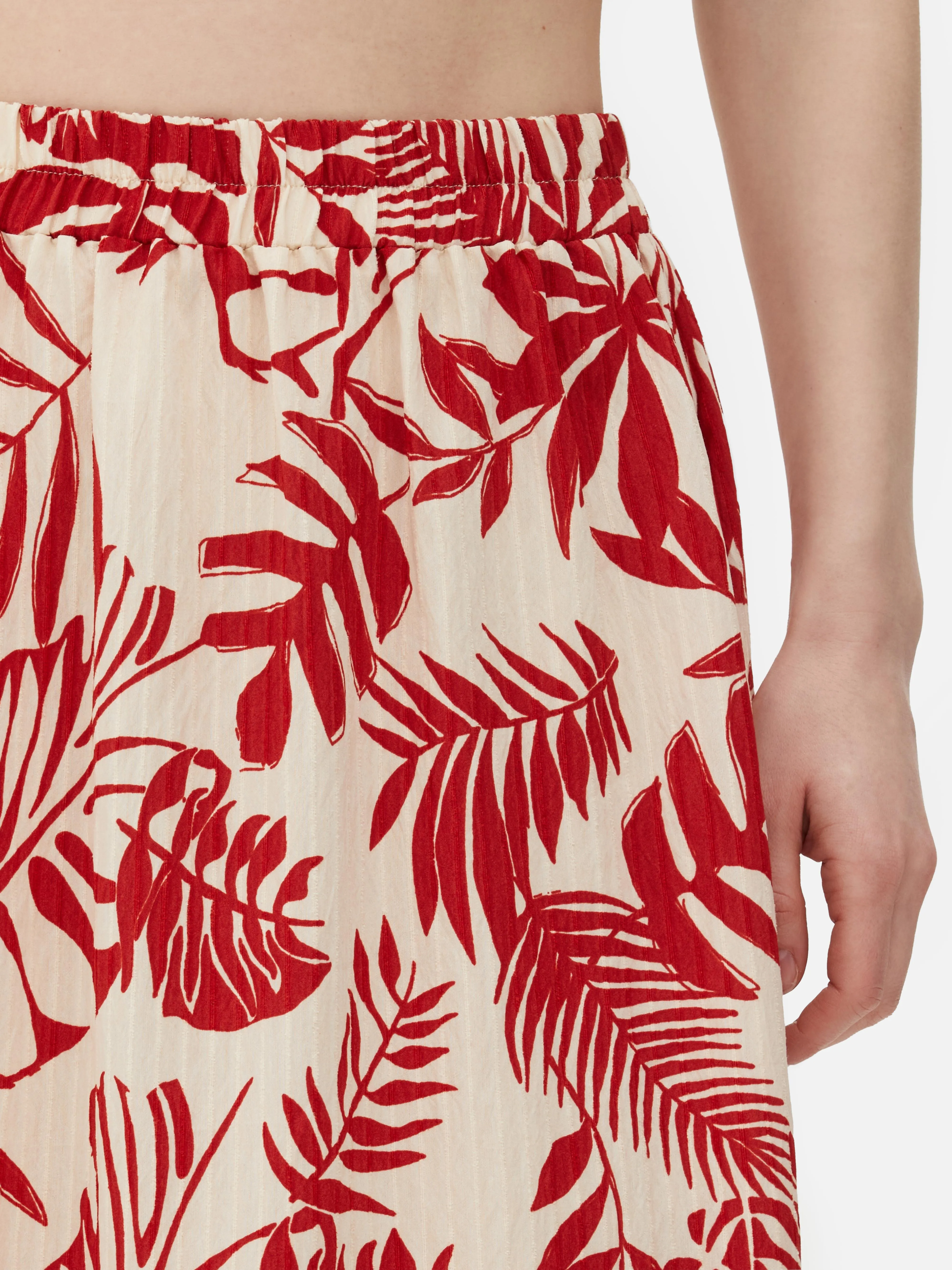 Falda midi con estampado de hojas