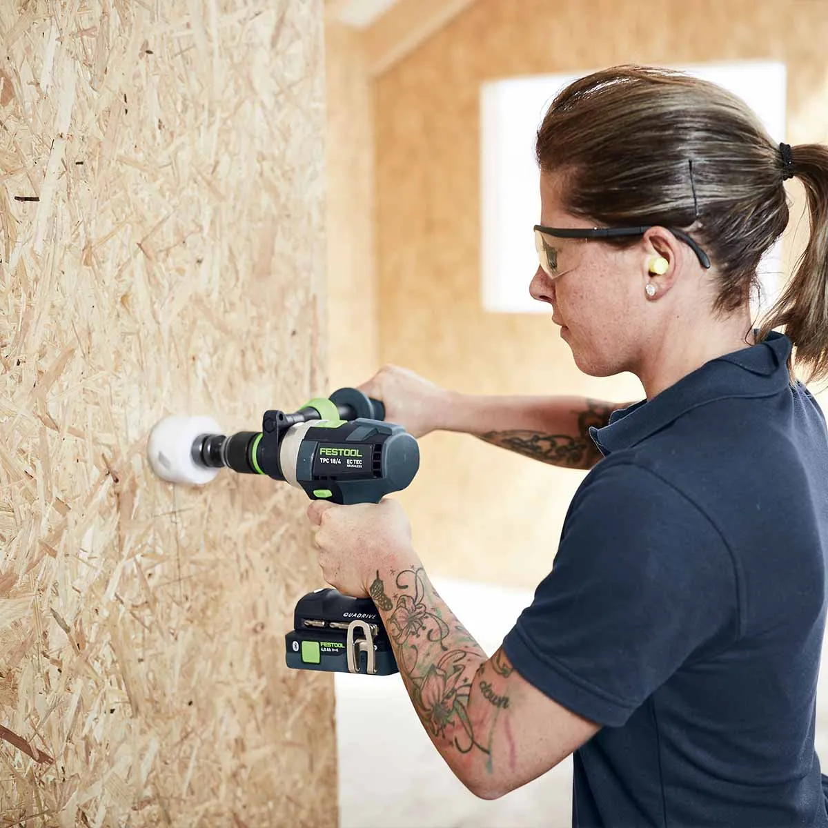FESTOOL QUADRIVE TPC 18/4 5,0/4,0 IPLUS  TALADRO PERCUTOR ATORNILLADOR CON BATERíA Y CARGADOR