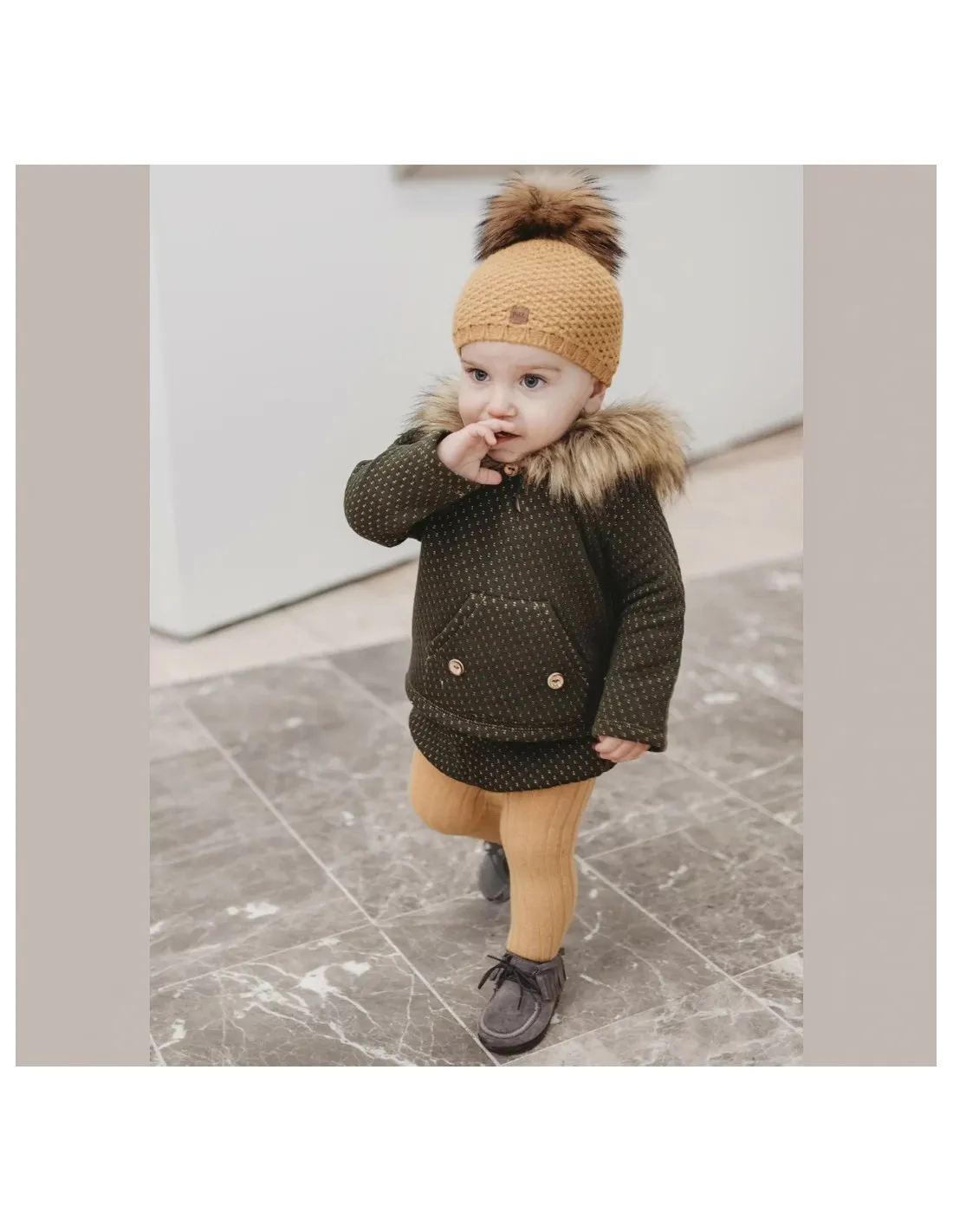 Gorro bebé pompón pelo Recreo de Paz Rodríguez invierno