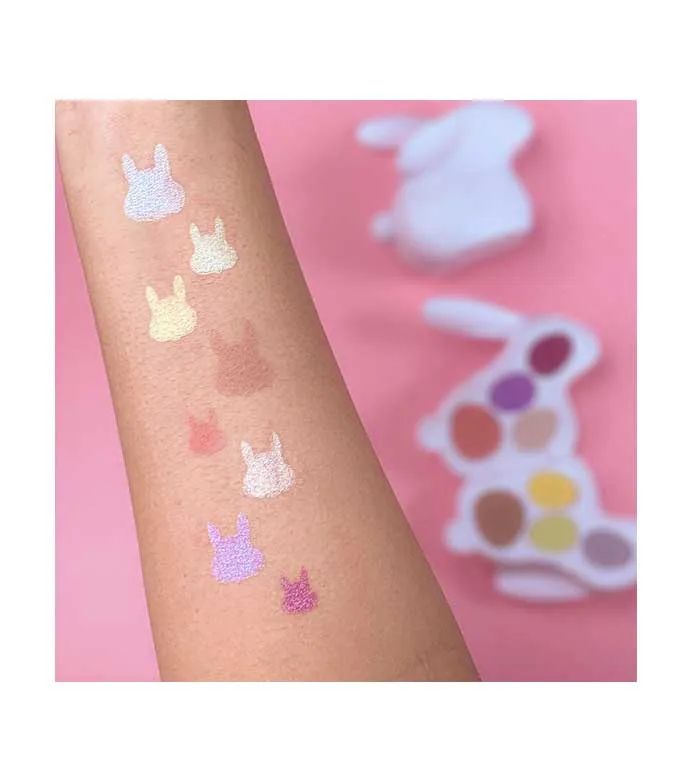 I HEART REVOLUTION  PALETA DE SOMBRAS REVOLUTION PET SHOP  FLUFFY