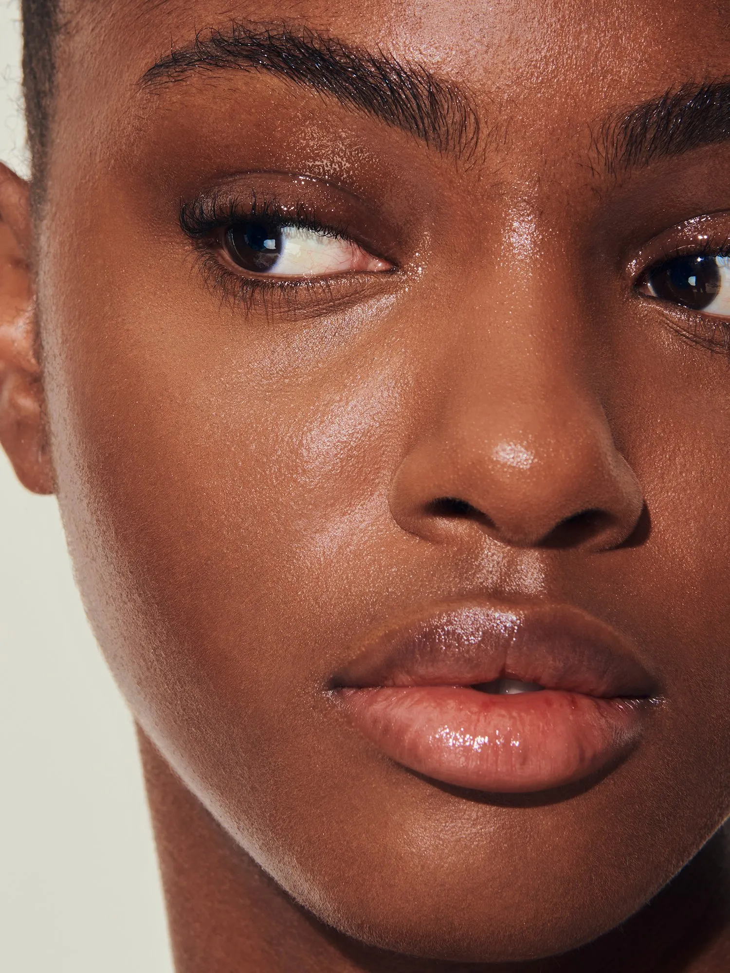 LES FILLES EN ROUJE EL CORRECTOR EN   MUSE  FONCé