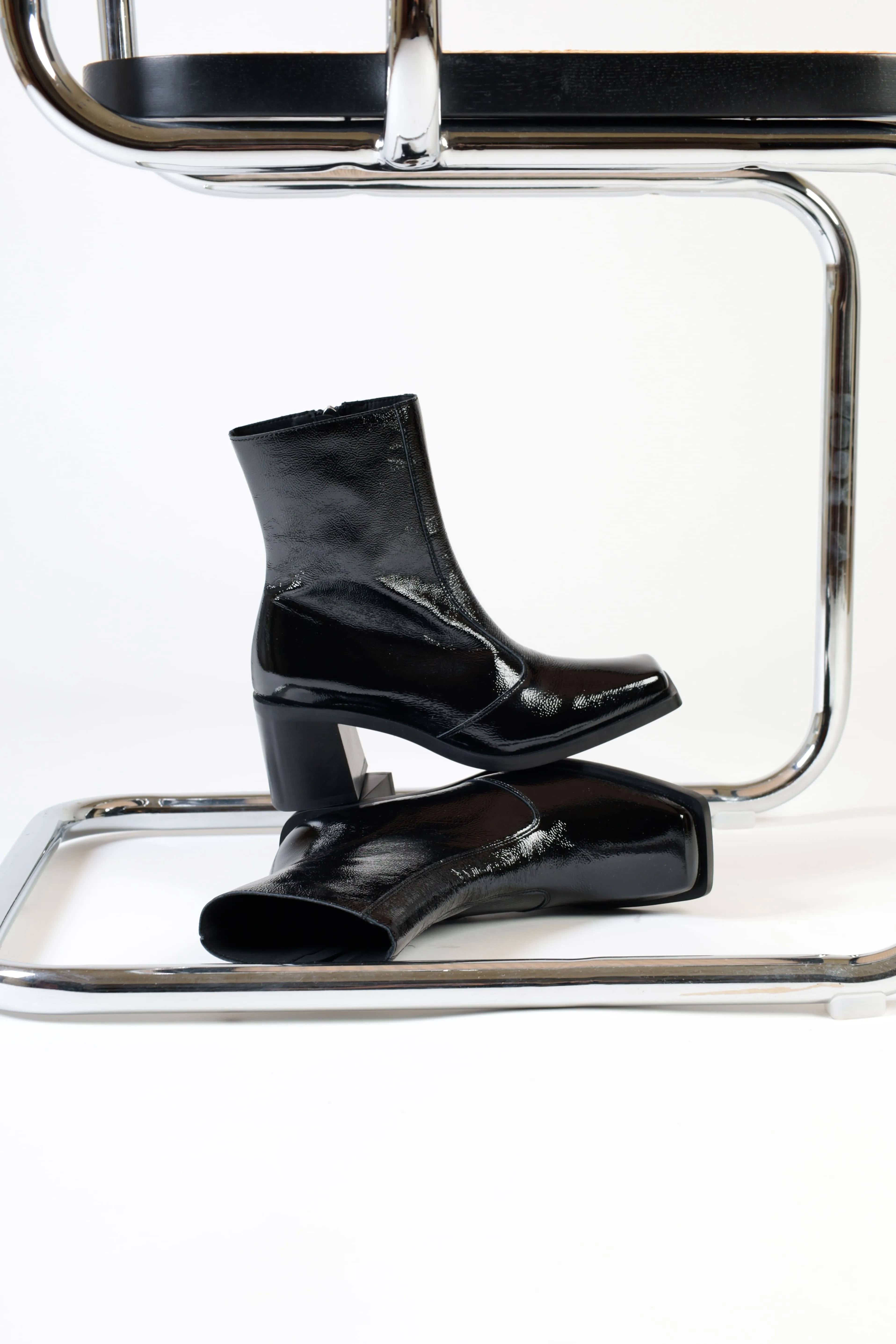 MIA PATENT BLACK