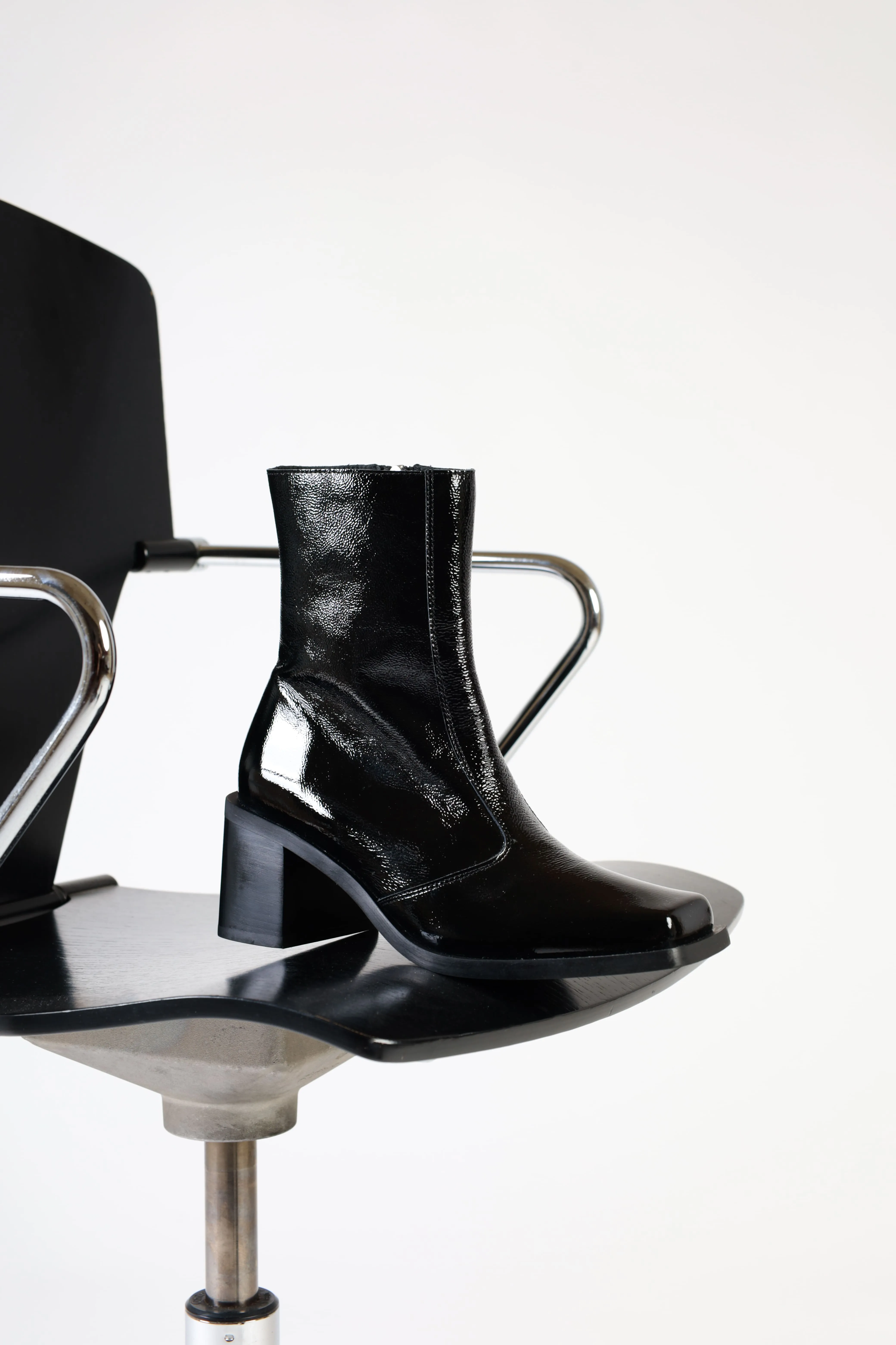 MIA PATENT BLACK