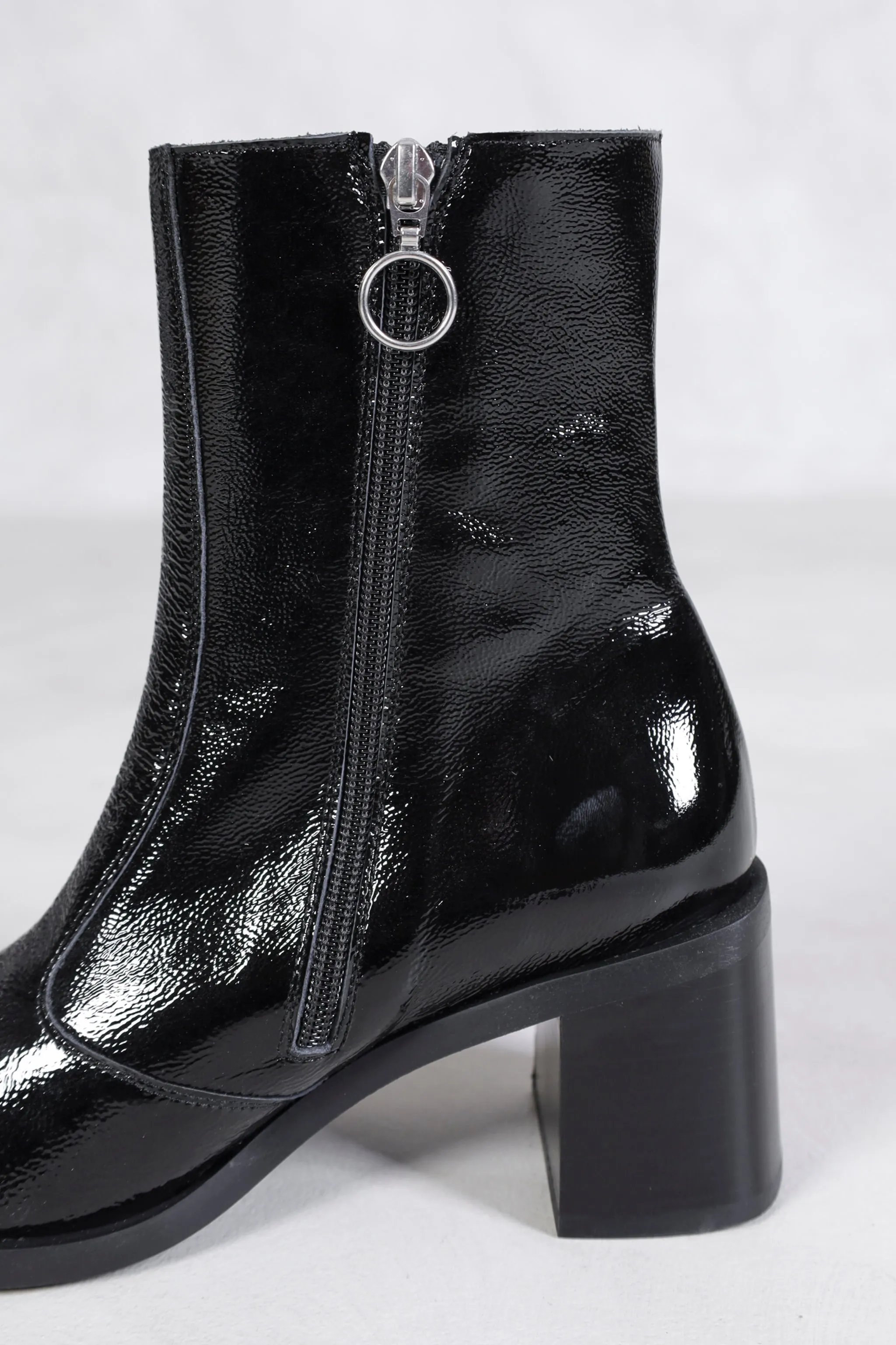 MIA PATENT BLACK