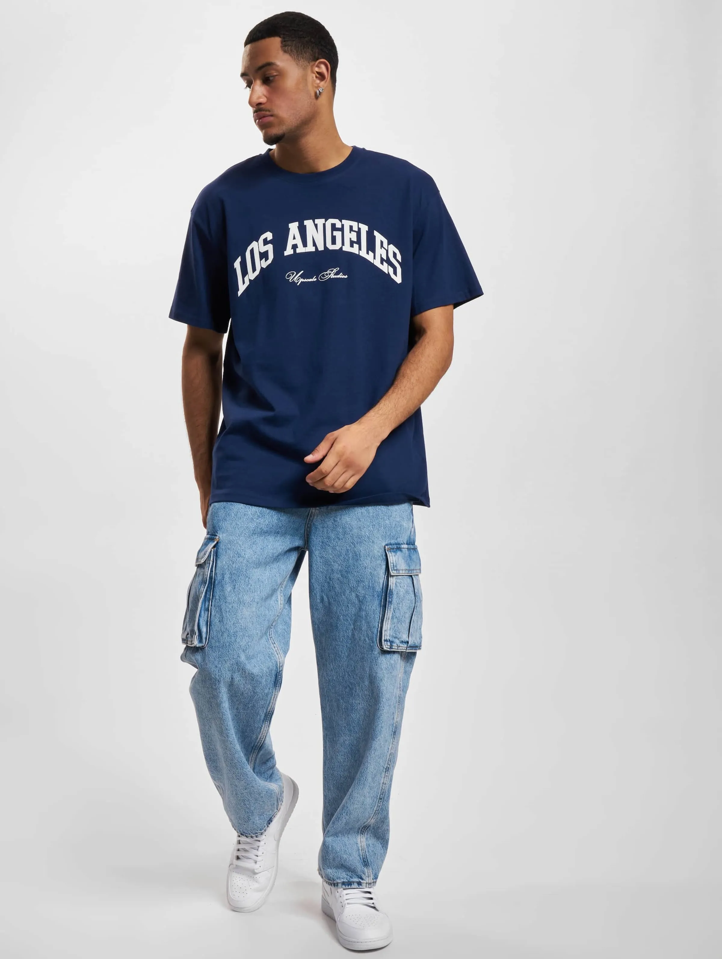 MISTER TEE UPSCALE MISTER TEE UPSCALE L.A. COLLEGE OVERSIZE TSHIRT