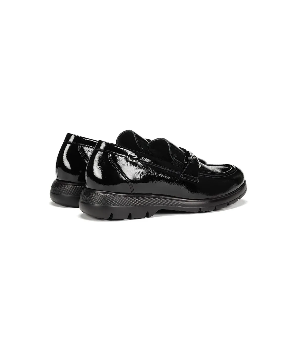 Mocasín con cadena en charol negro