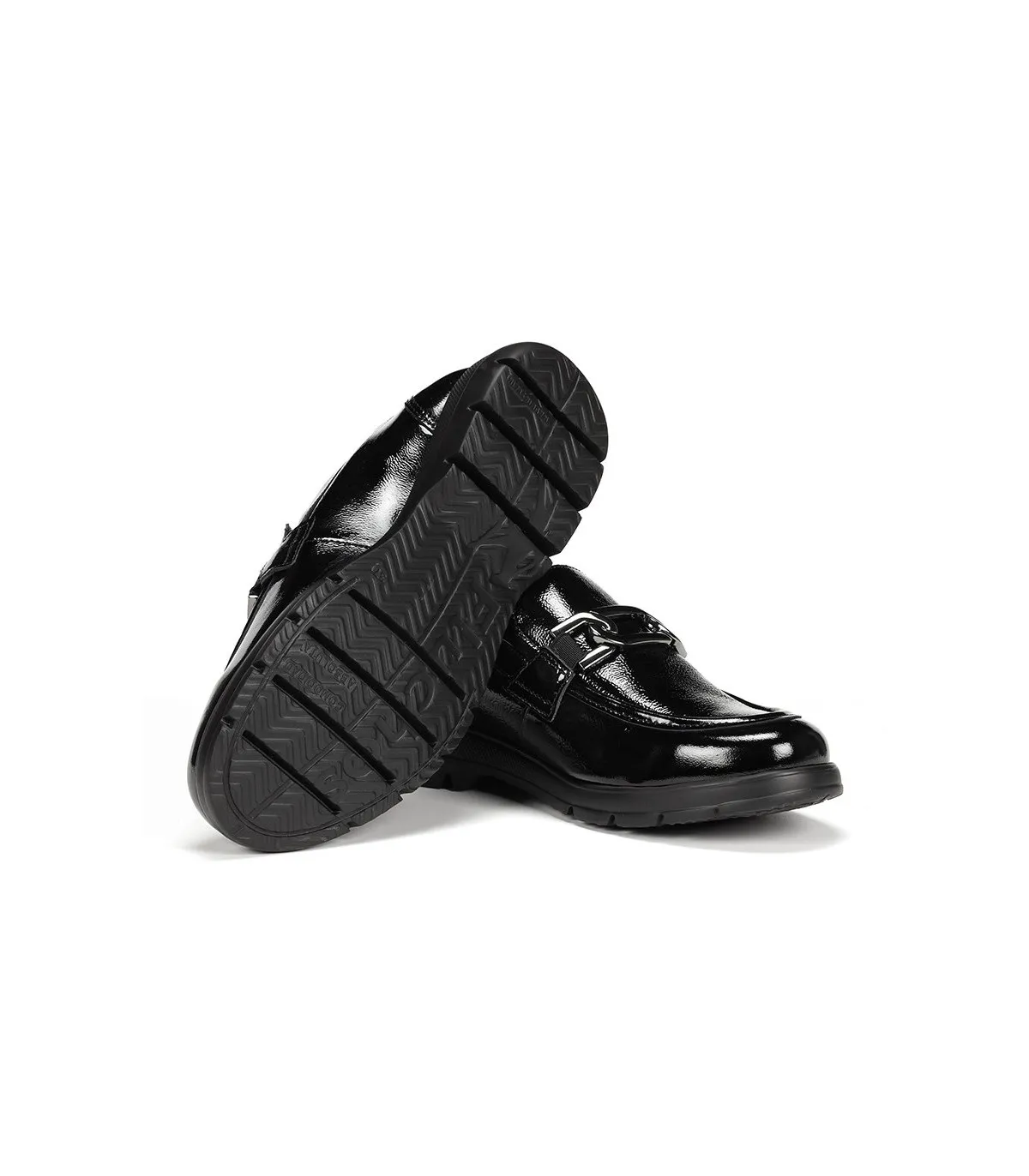Mocasín con cadena en charol negro
