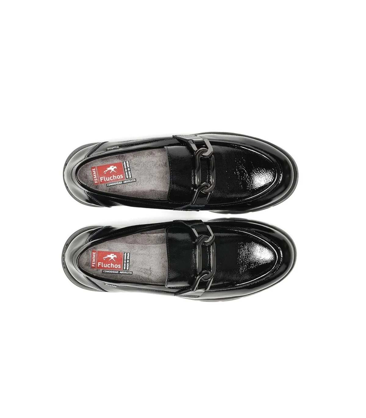 Mocasín con cadena en charol negro