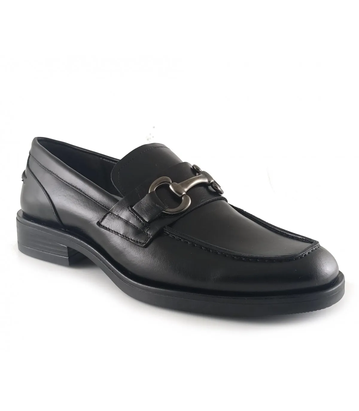 Mocasín de piel negra para mujer