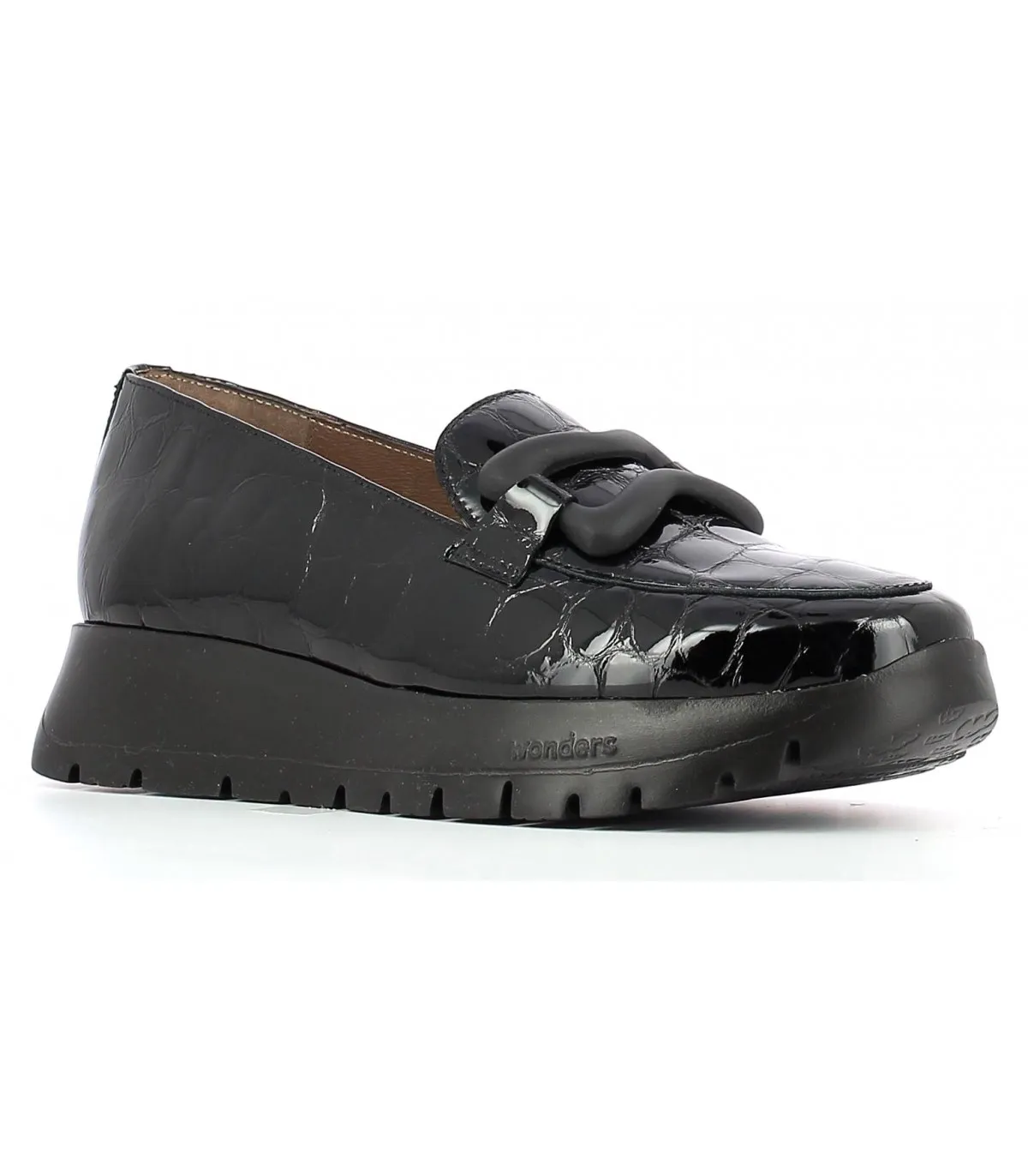 Mocasín en coco negro con adorno en el empeine
