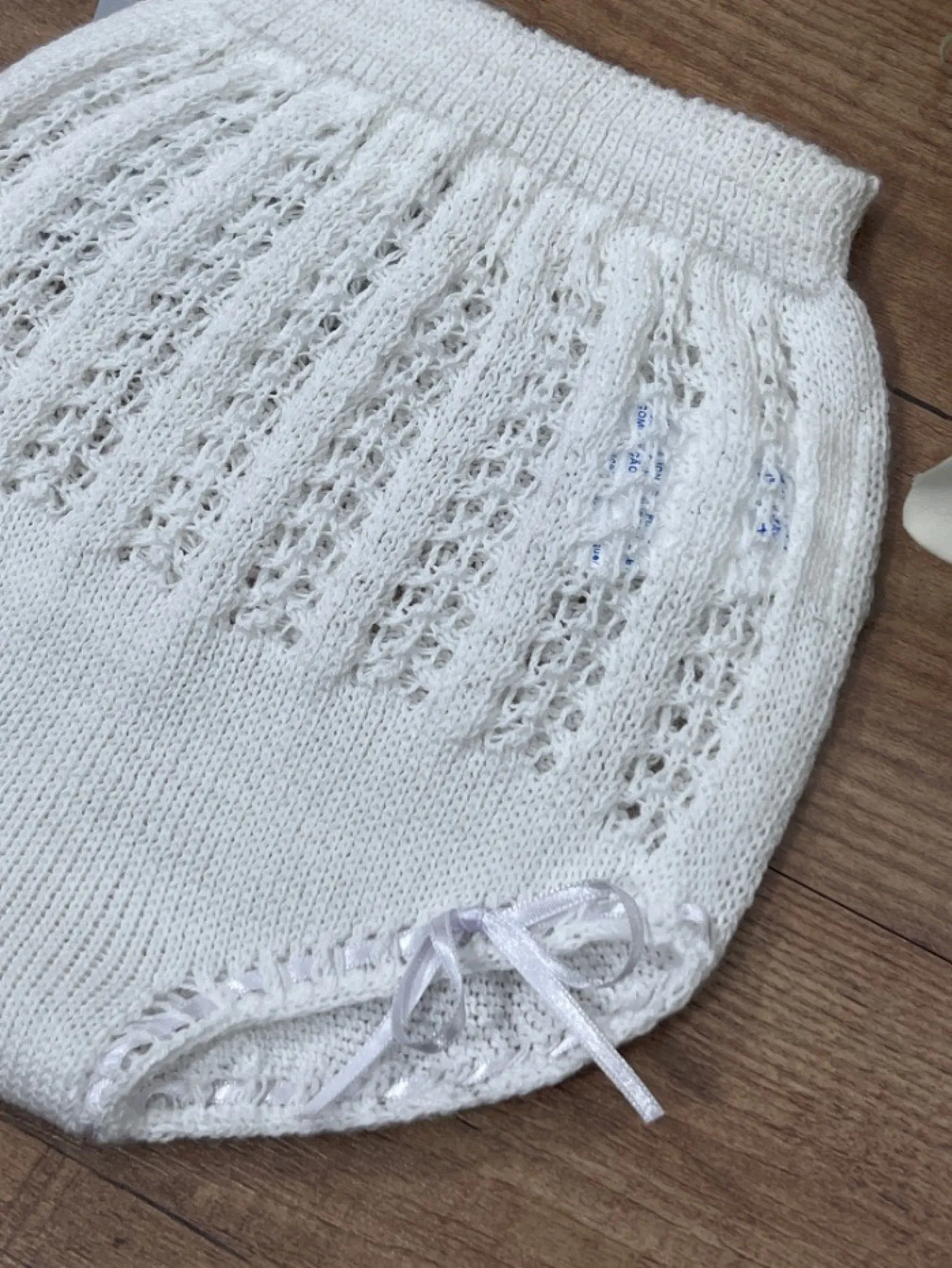 Openwork thread panty. unisex