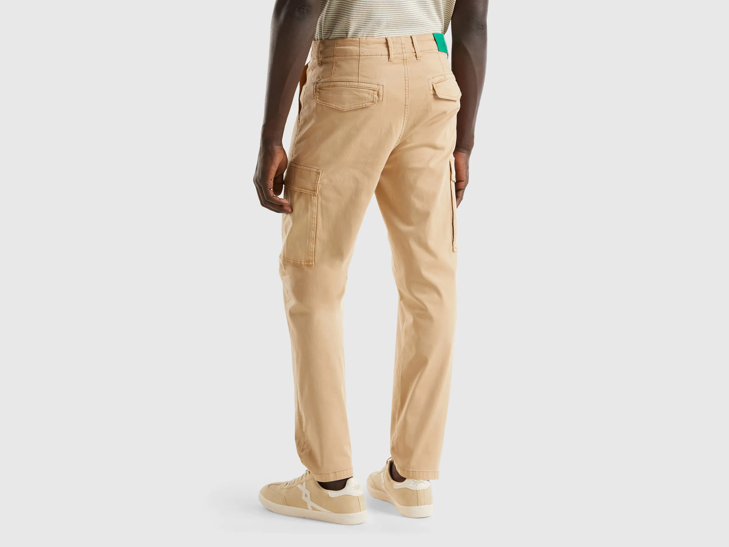 Pantalón cargo de algodón elástico