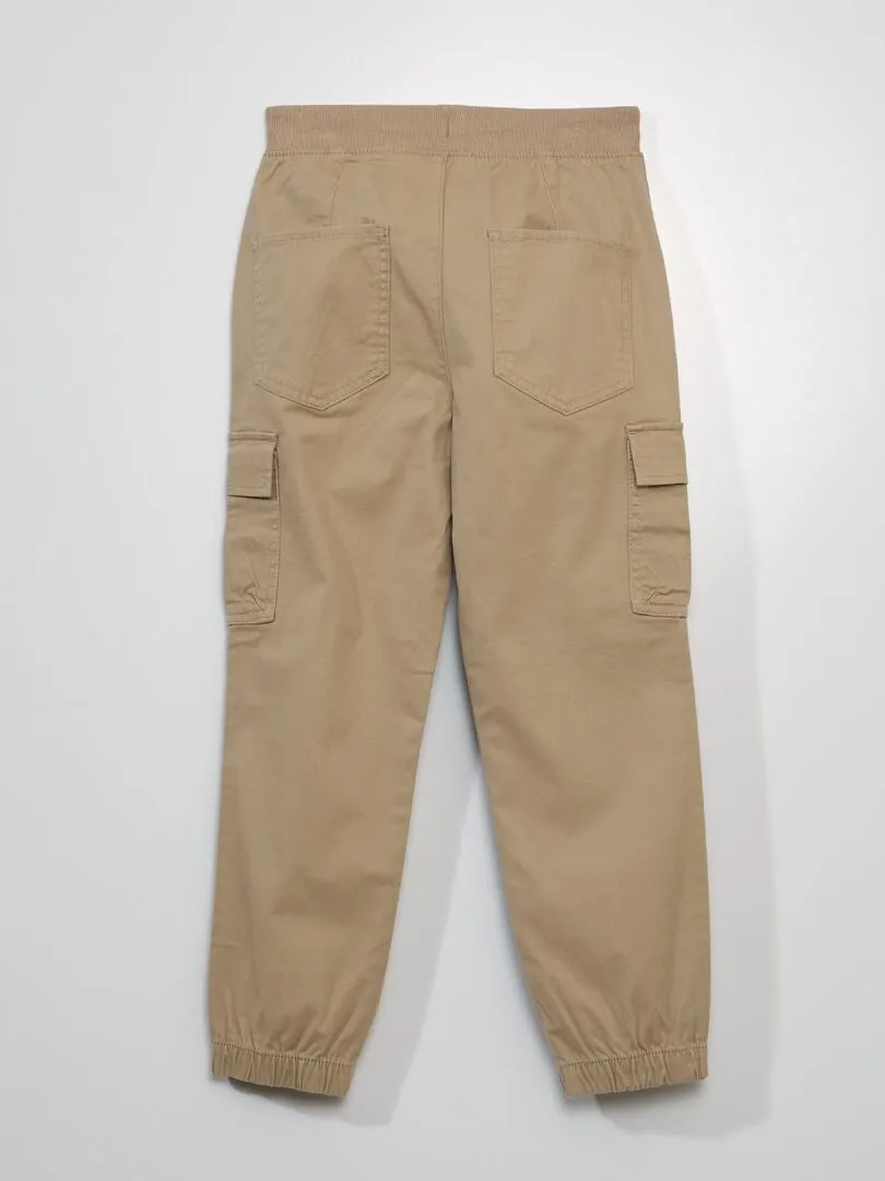 PANTALóN CON BOLSILLOS CON SOLAPA  CORTE MáS CóMODO  BEIGE