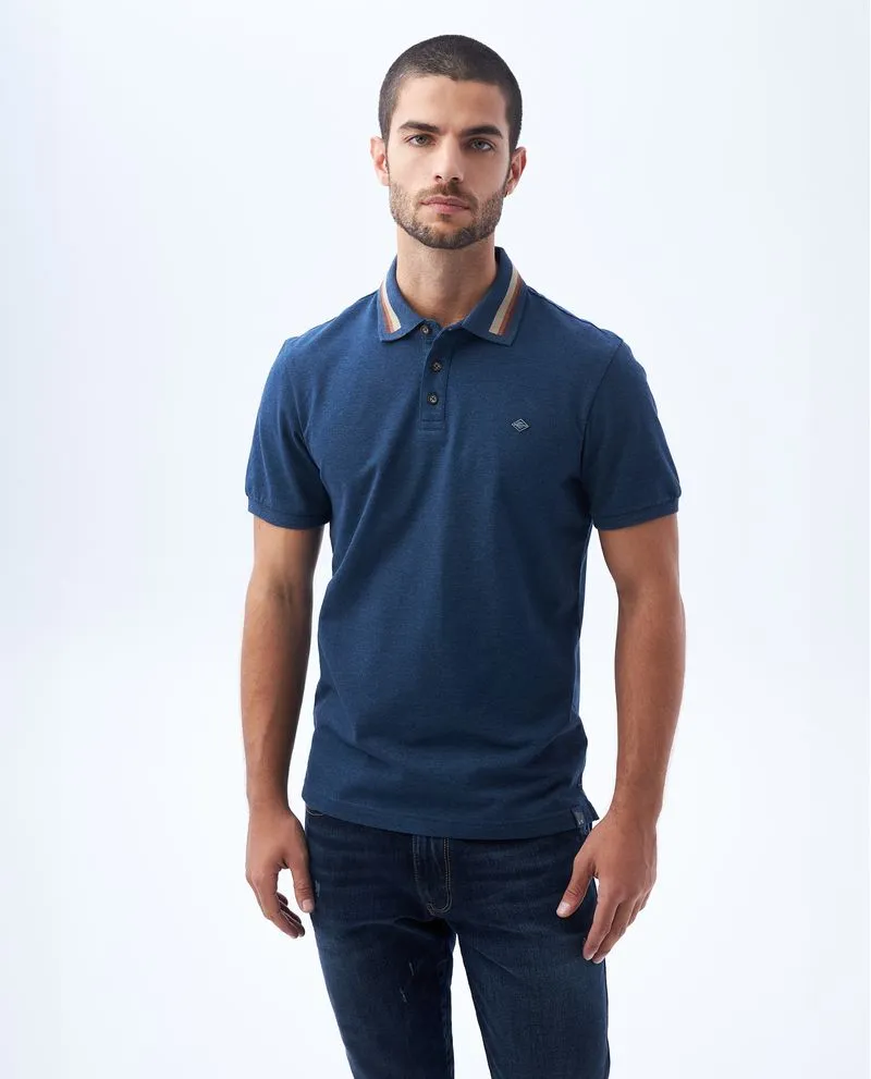 Polo con mini aberturas en ruedo para hombre