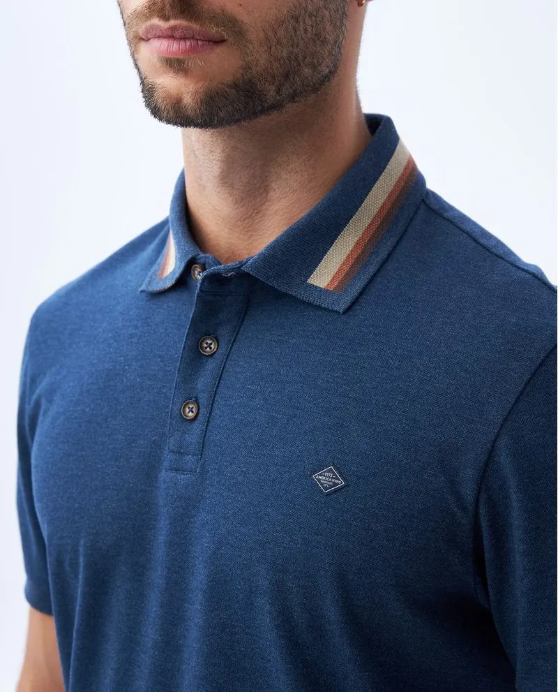 Polo con mini aberturas en ruedo para hombre