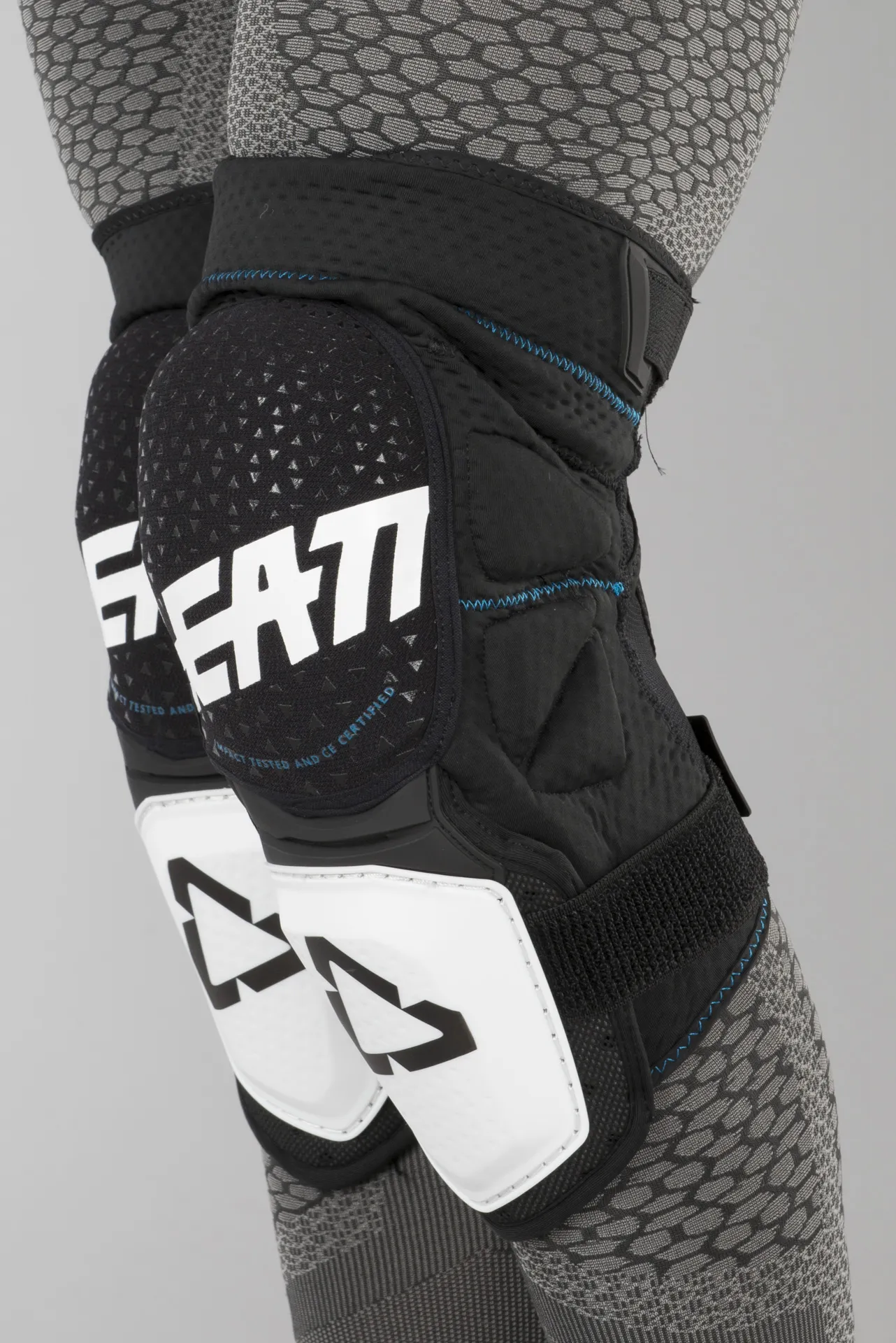 RODILLERAS LEATT 3DF HYBRID BLANCONEGRO
