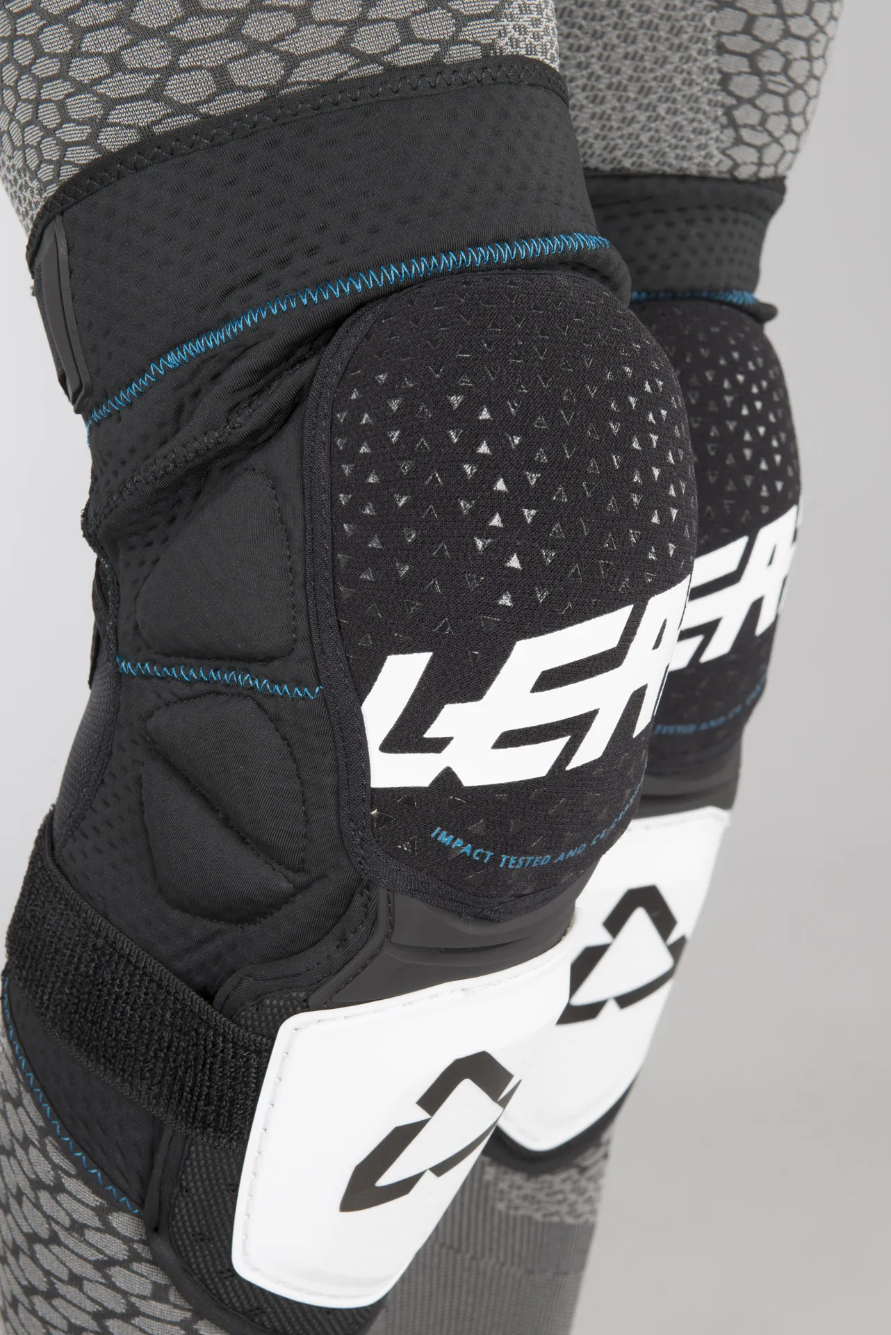 RODILLERAS LEATT 3DF HYBRID BLANCONEGRO
