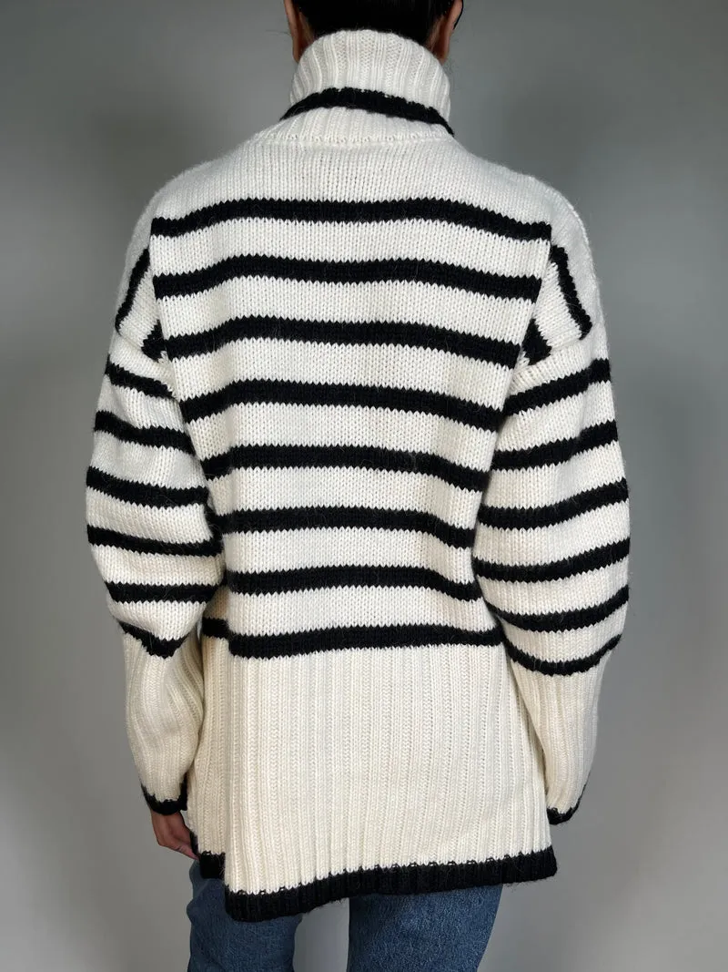 RUPHA Sweater Blanco y Negro