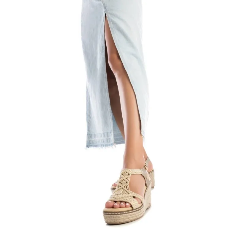 Sandalia de mujer XTI 142753 Oro