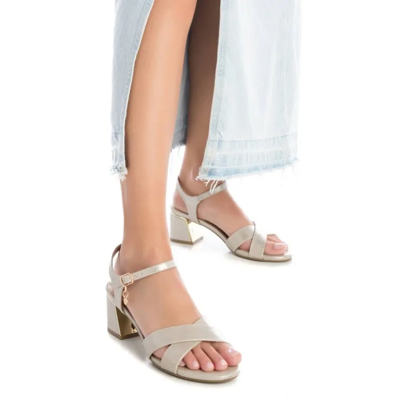 Sandalia de mujer XTI 142833 Oro