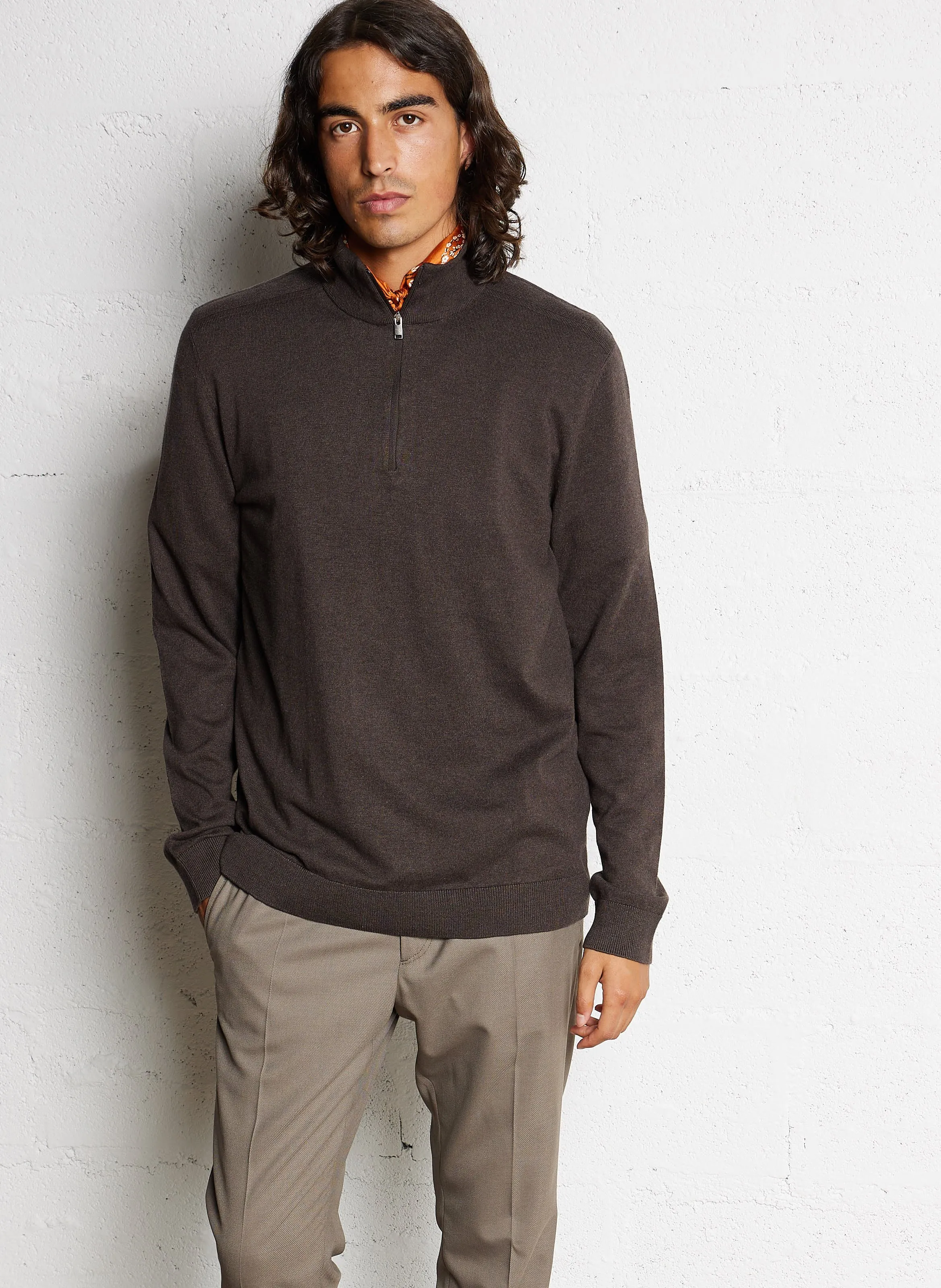 SELECTED BERG  JERSEY REGULAR FIT DE ALGODóN CON CUELLO ALTO Y CREMALLERA EN MARRON