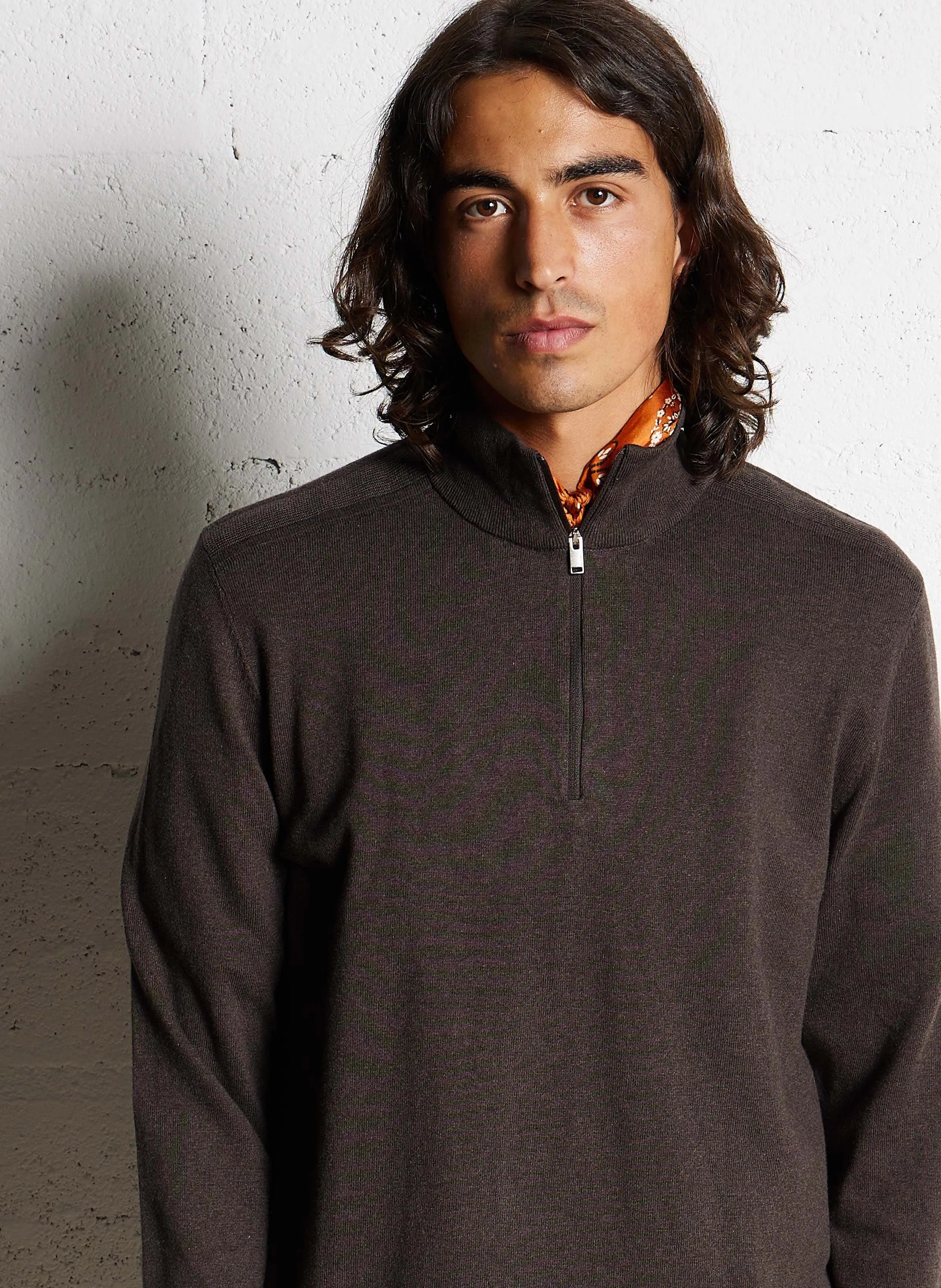 SELECTED BERG  JERSEY REGULAR FIT DE ALGODóN CON CUELLO ALTO Y CREMALLERA EN MARRON