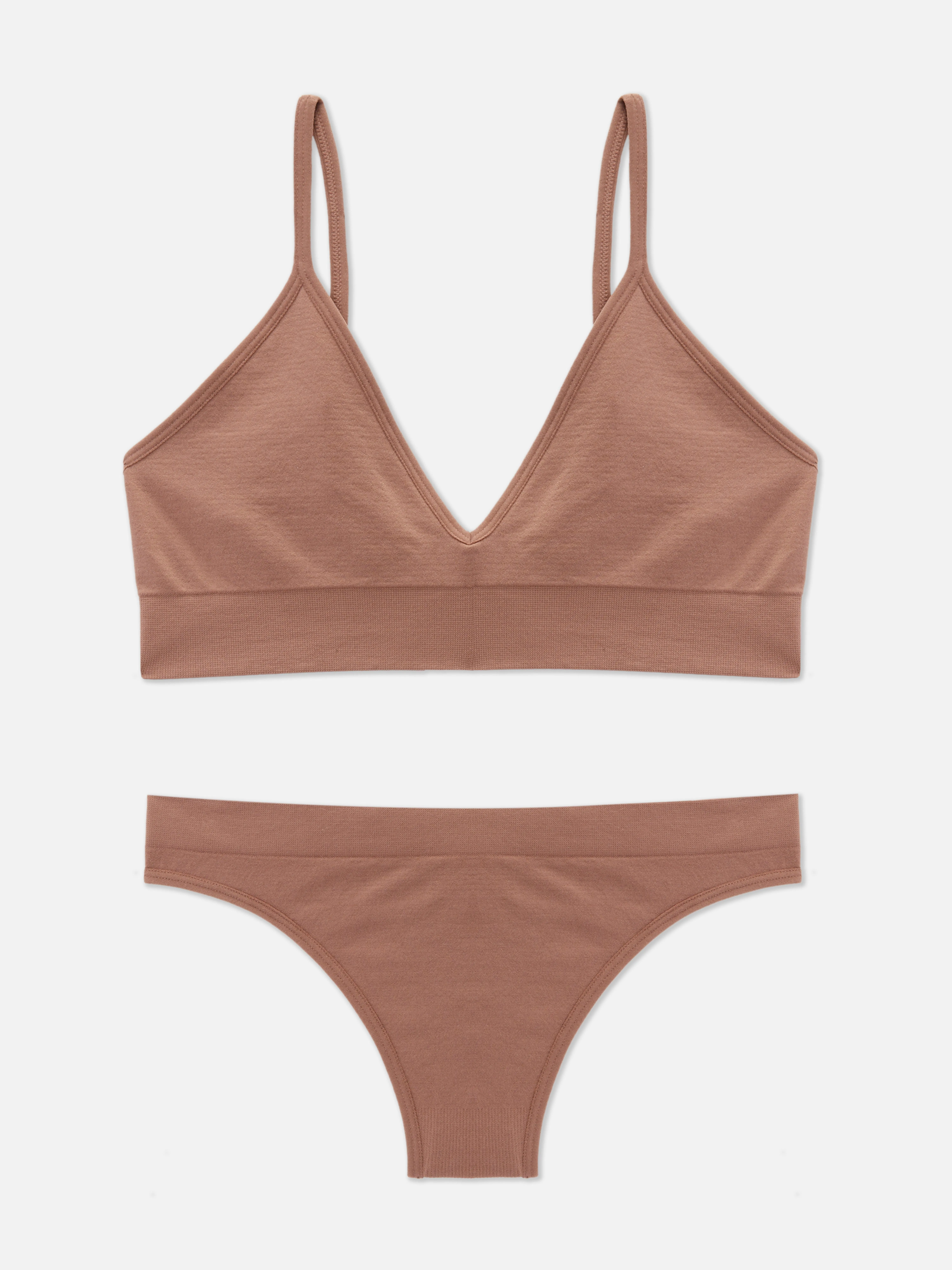 Set de sujetador triangular y tanga sin costuras