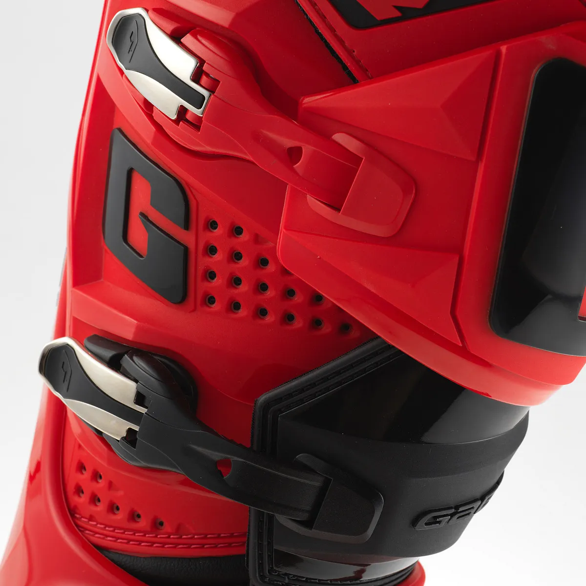 SG12  RED/BLACK