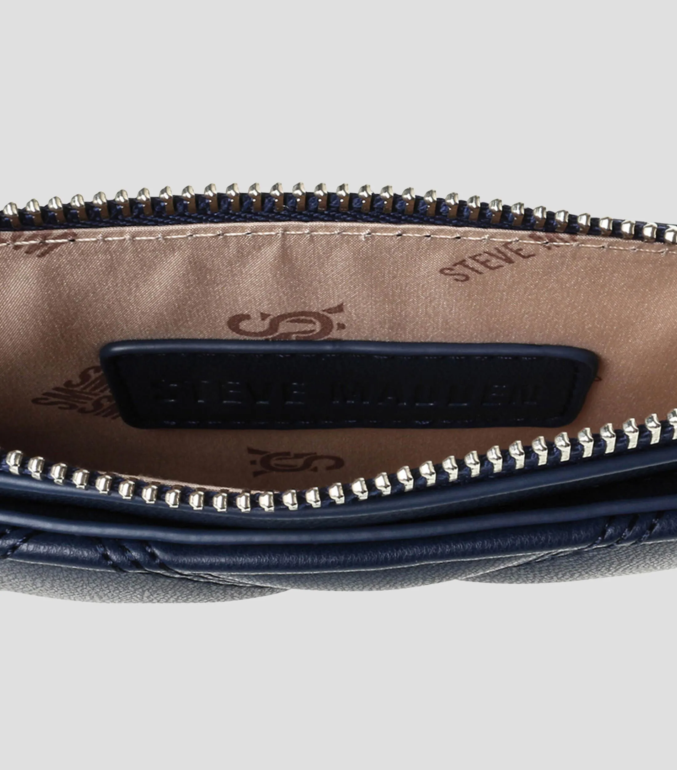 Steve Madden Bolso Wristlet capitonado Mujer