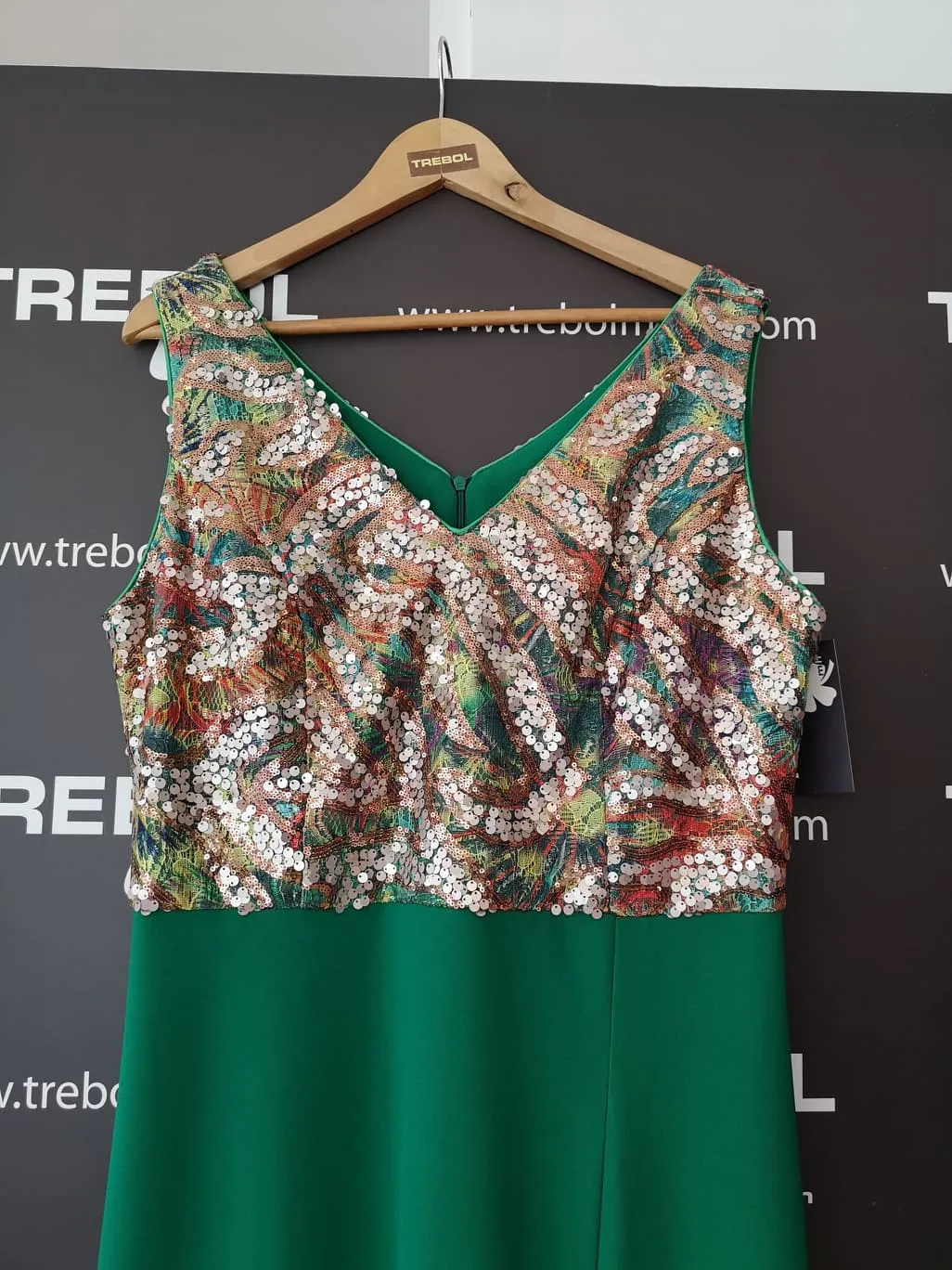 Vestido largo con abertura
