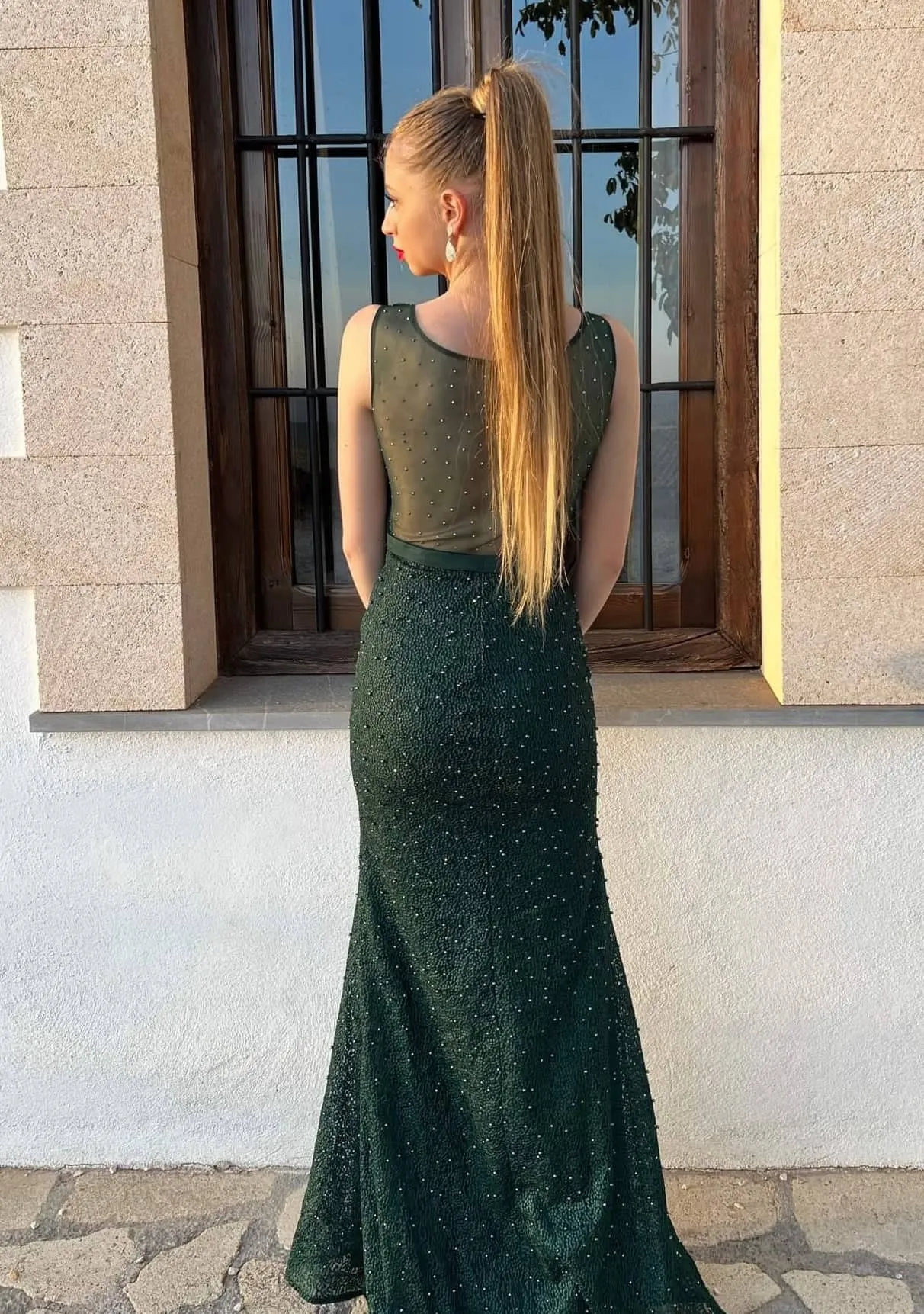 Vestido largo con capa de tul