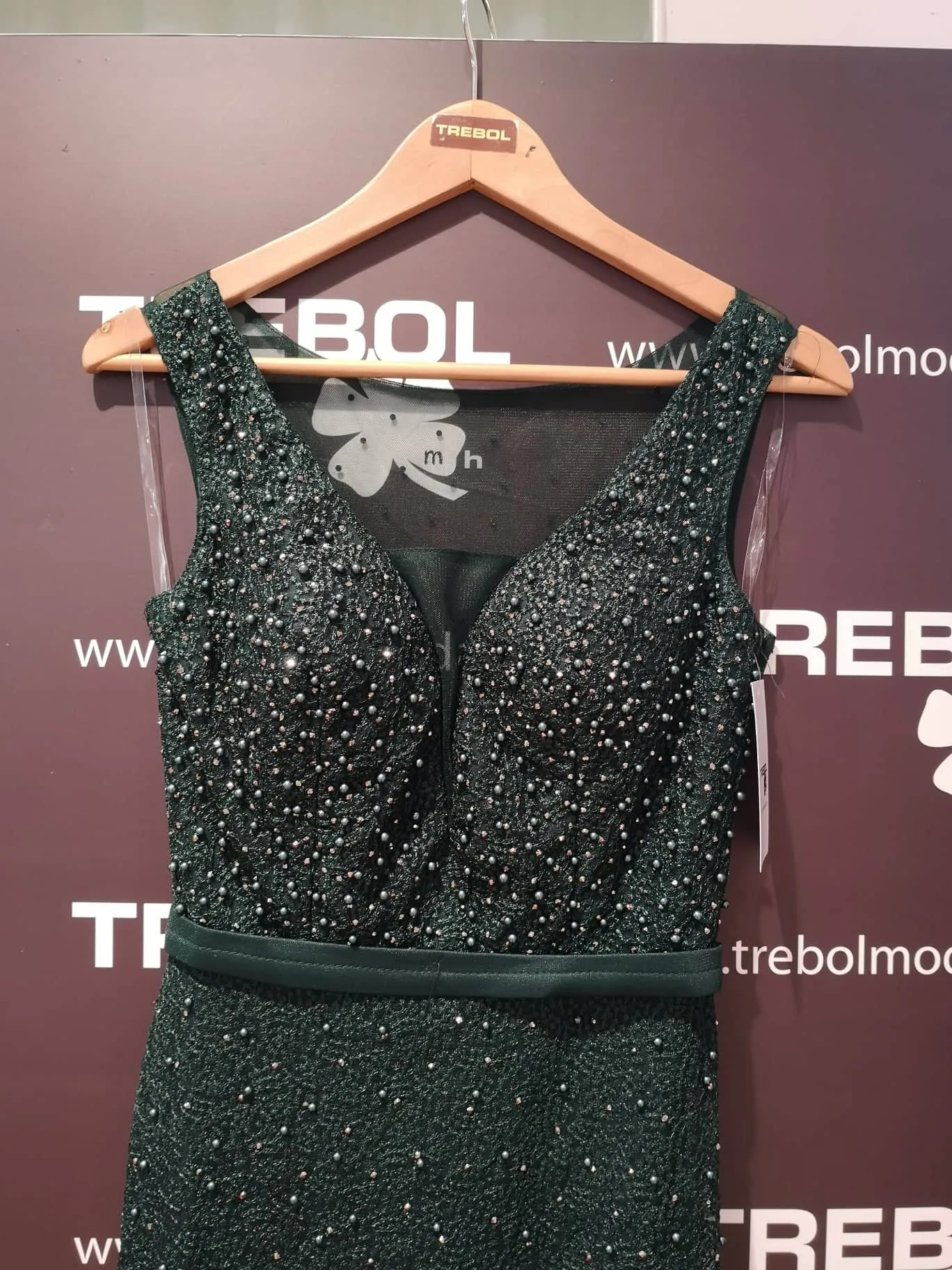 Vestido largo con capa de tul