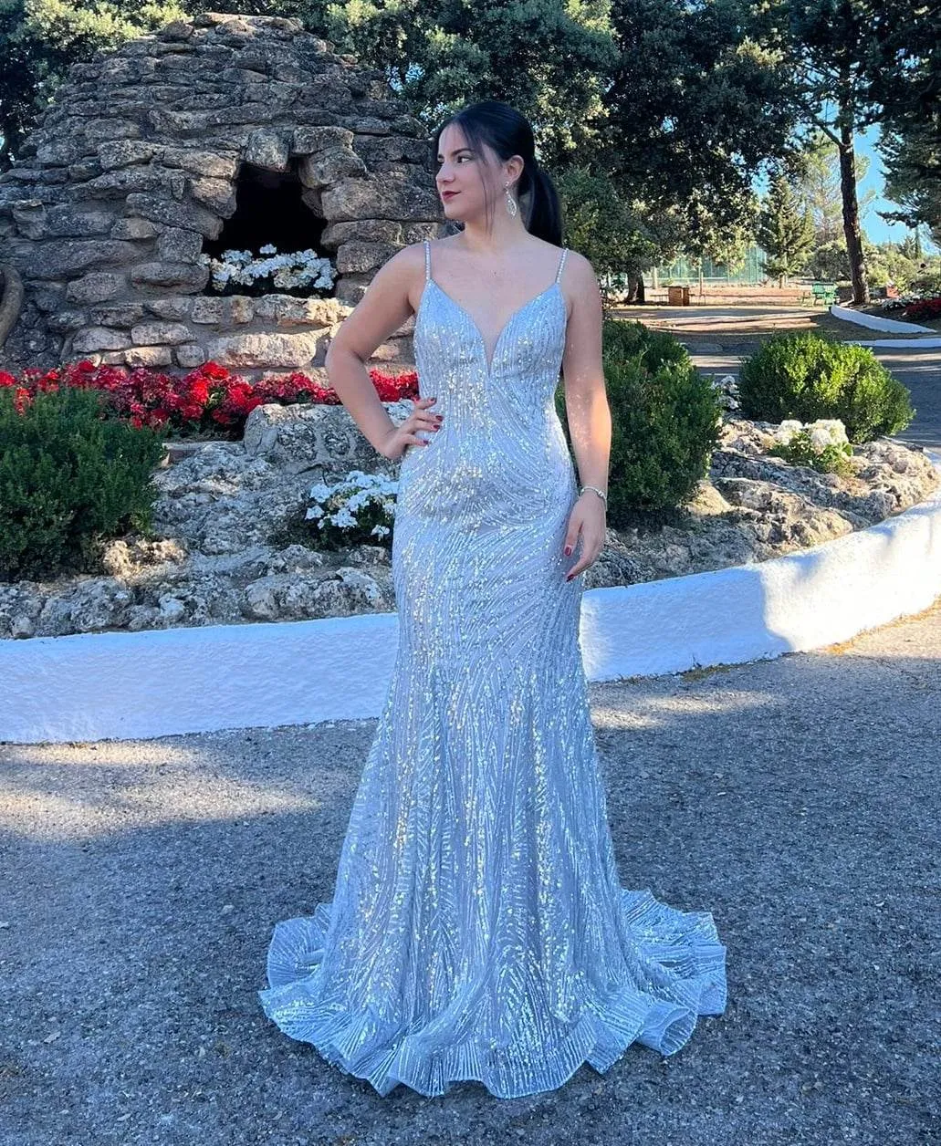 Vestido largo estilo sirena con brillitos