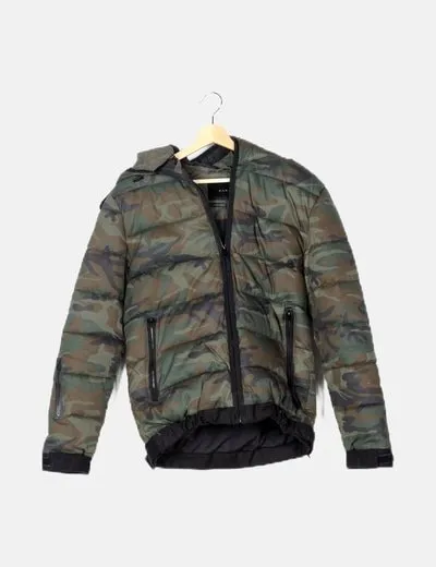 Zara Abrigo acolchado verde print camuflaje